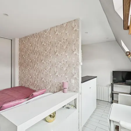 Apartment Quiet Spot By The Champs Elysee Paris